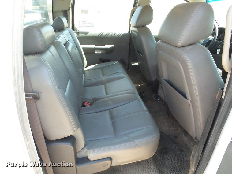 image for item DC5086 2013 Chevrolet Silverado 3500HD Crew Cab pickup truck