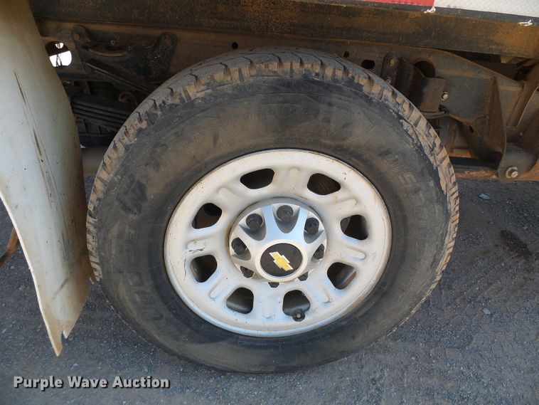 image for item DC5086 2013 Chevrolet Silverado 3500HD Crew Cab pickup truck