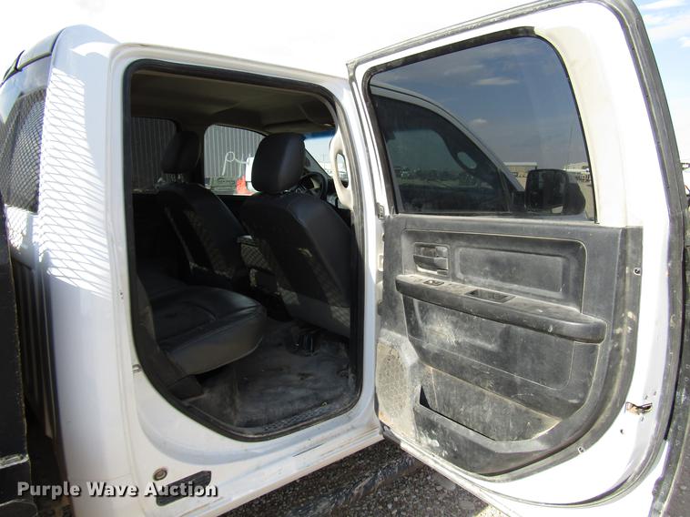 image for item DD4409 2014 Dodge Ram 5500 Crew Cab flatbed truck