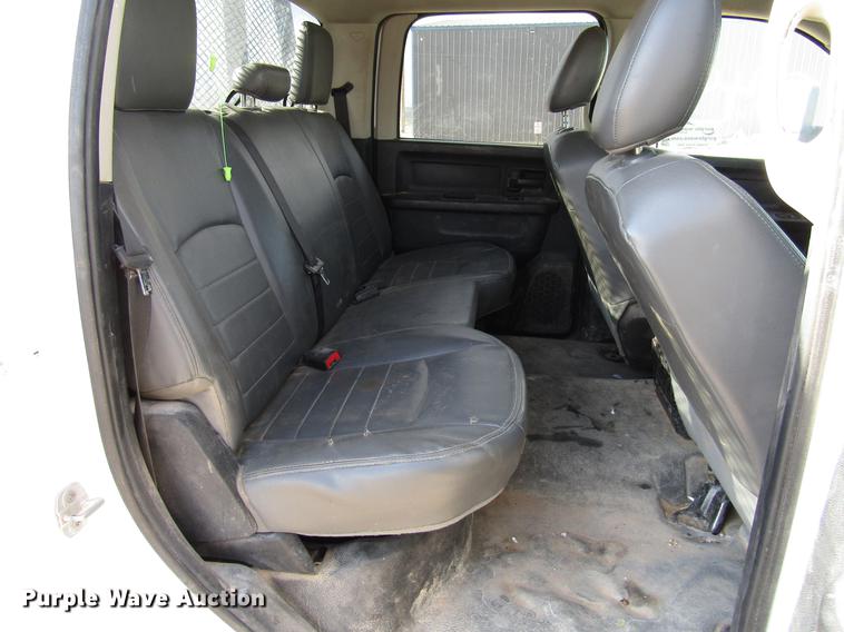 image for item DD4409 2014 Dodge Ram 5500 Crew Cab flatbed truck