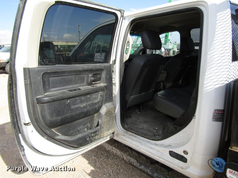 image for item DD4409 2014 Dodge Ram 5500 Crew Cab flatbed truck