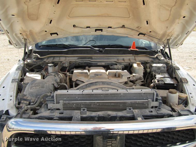 image for item DD4409 2014 Dodge Ram 5500 Crew Cab flatbed truck