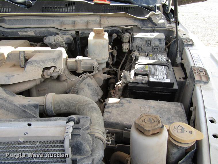 image for item DD4409 2014 Dodge Ram 5500 Crew Cab flatbed truck