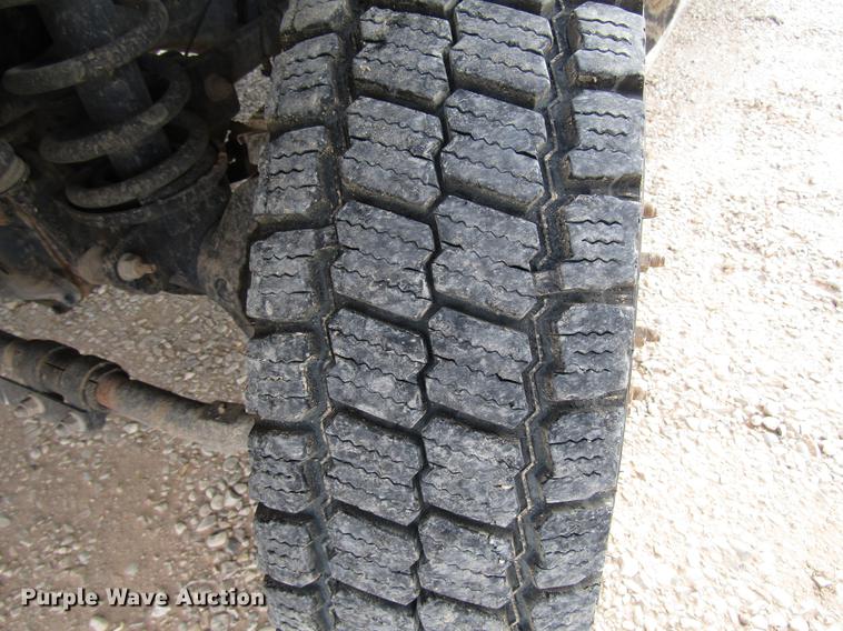 image for item DD4409 2014 Dodge Ram 5500 Crew Cab flatbed truck