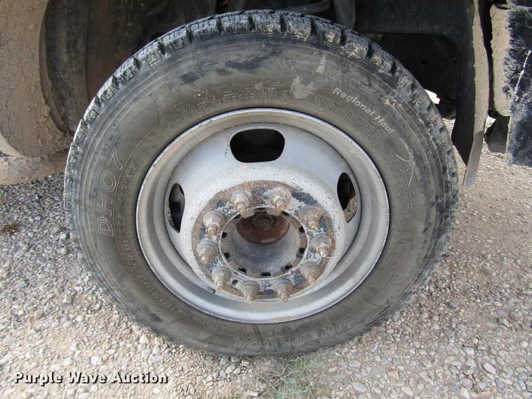 image for item DD4409 2014 Dodge Ram 5500 Crew Cab flatbed truck