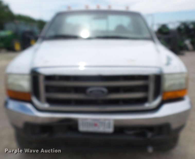 image for item DD6233 2001 Ford F350 Super Duty utility bed pickup truck