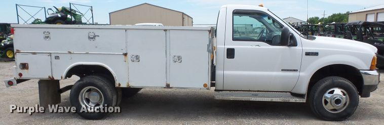 image for item DD6233 2001 Ford F350 Super Duty utility bed pickup truck