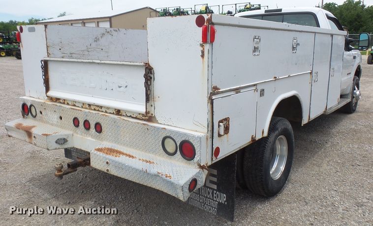 image for item DD6233 2001 Ford F350 Super Duty utility bed pickup truck