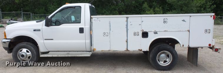 image for item DD6233 2001 Ford F350 Super Duty utility bed pickup truck