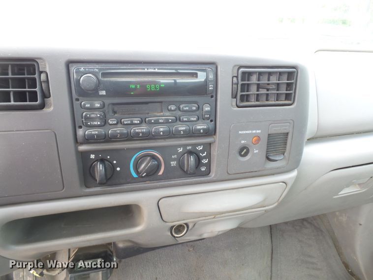 image for item DD6233 2001 Ford F350 Super Duty utility bed pickup truck