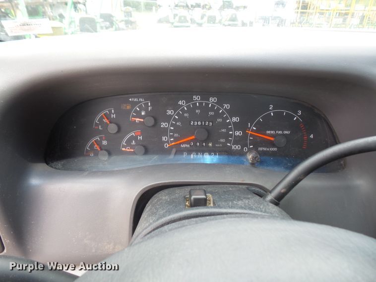 image for item DD6233 2001 Ford F350 Super Duty utility bed pickup truck