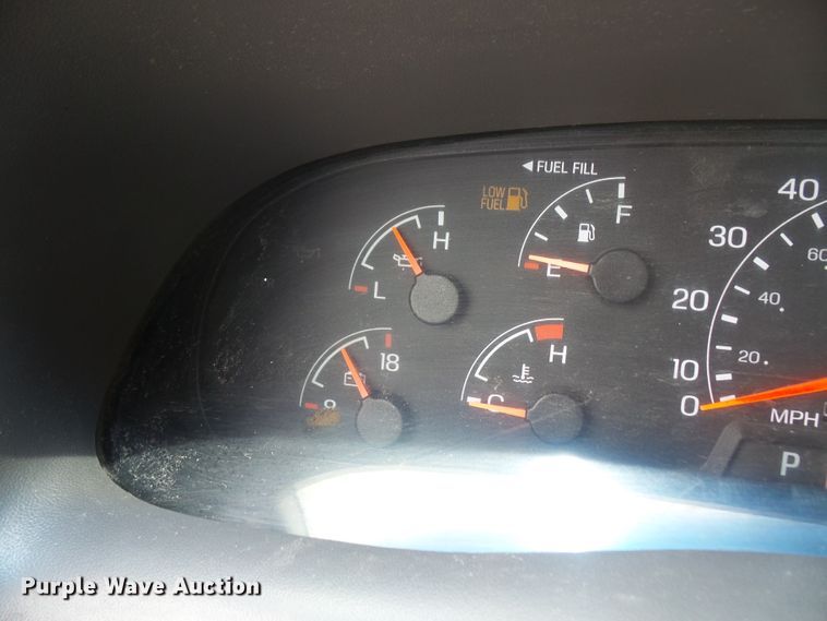 image for item DD6233 2001 Ford F350 Super Duty utility bed pickup truck