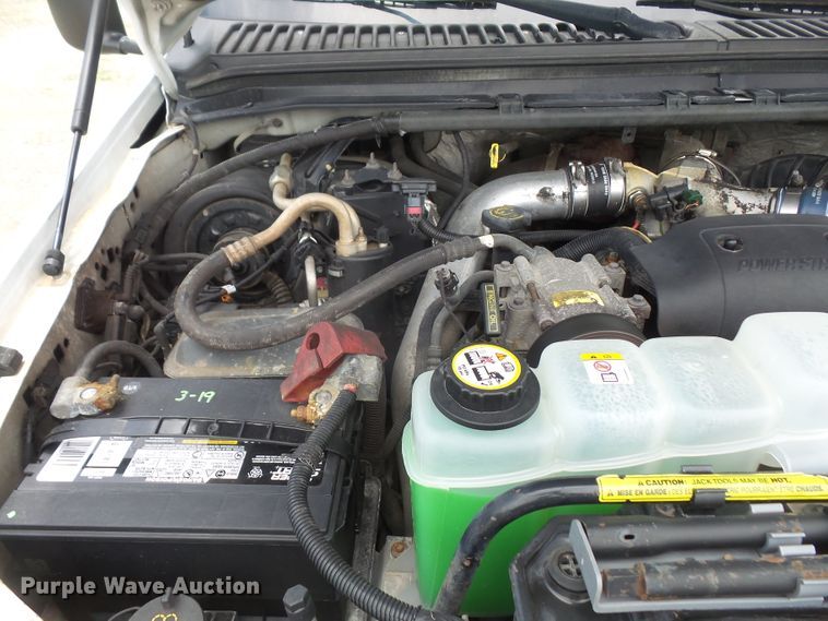 image for item DD6233 2001 Ford F350 Super Duty utility bed pickup truck