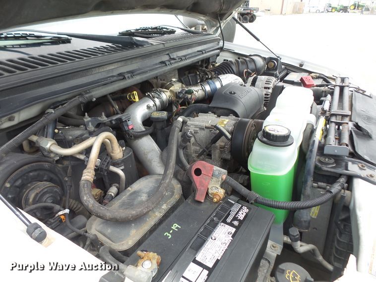 image for item DD6233 2001 Ford F350 Super Duty utility bed pickup truck