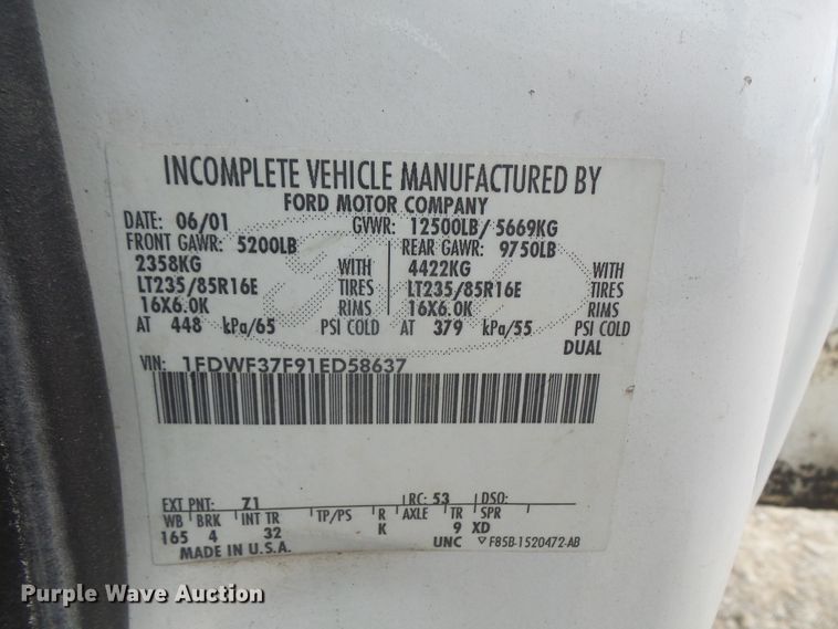 image for item DD6233 2001 Ford F350 Super Duty utility bed pickup truck