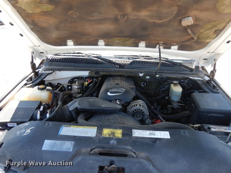 image for item DD6330 2001 Chevrolet Suburban 1500 SUV