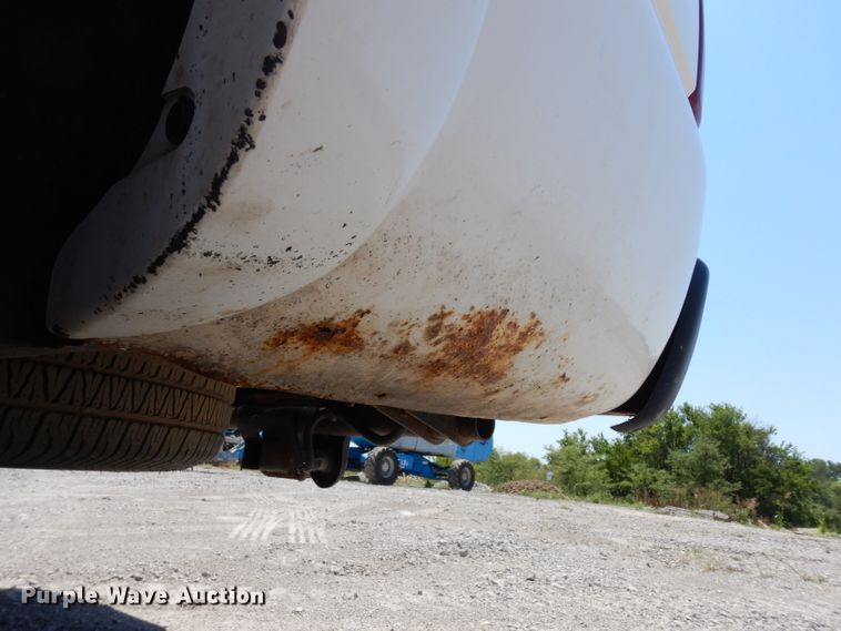 image for item DD6330 2001 Chevrolet Suburban 1500 SUV