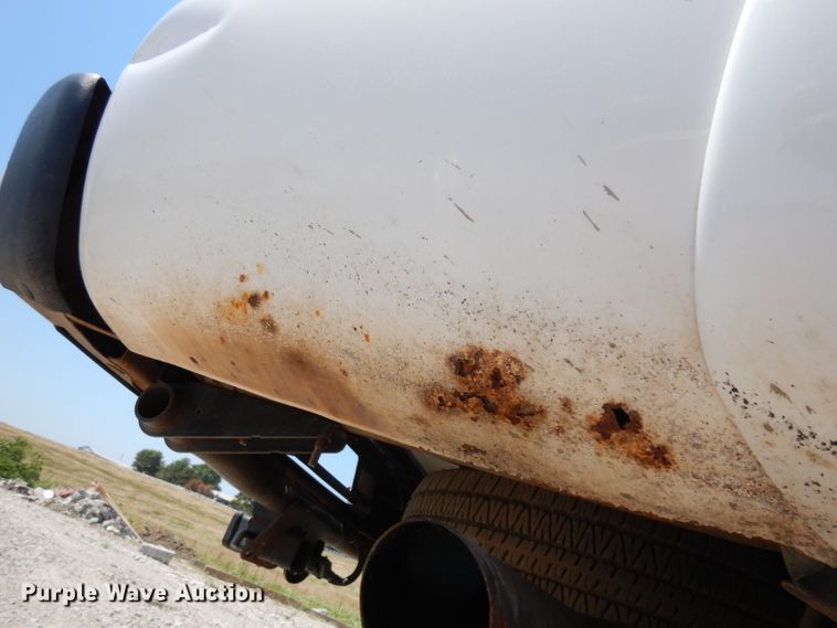 image for item DD6330 2001 Chevrolet Suburban 1500 SUV