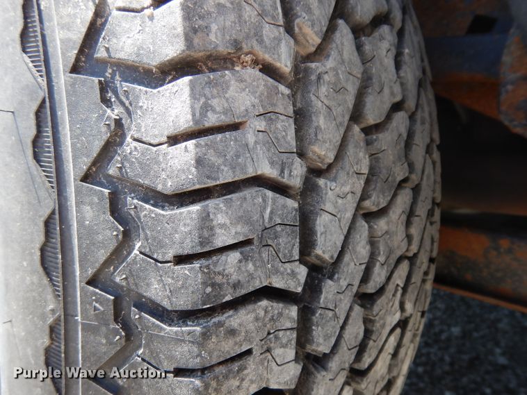 image for item DD6330 2001 Chevrolet Suburban 1500 SUV