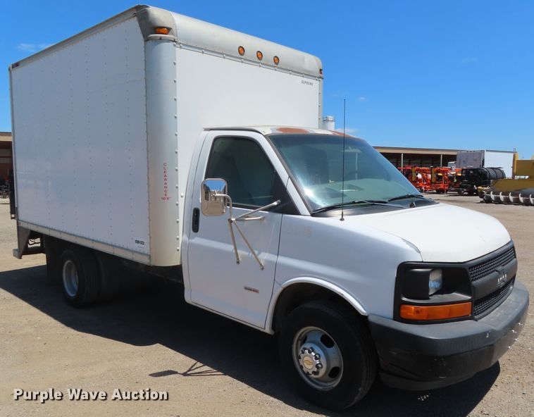 image for item DD6334 2007 Chevrolet Express G3500 box truck