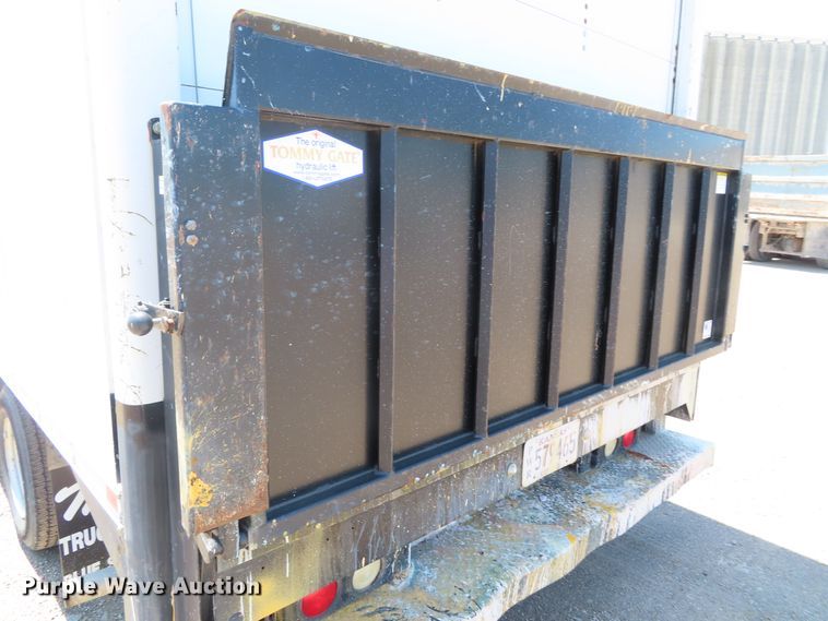 image for item DD6334 2007 Chevrolet Express G3500 box truck