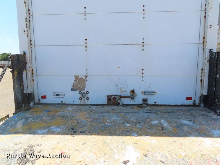 image for item DD6334 2007 Chevrolet Express G3500 box truck