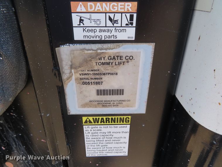 image for item DD6334 2007 Chevrolet Express G3500 box truck