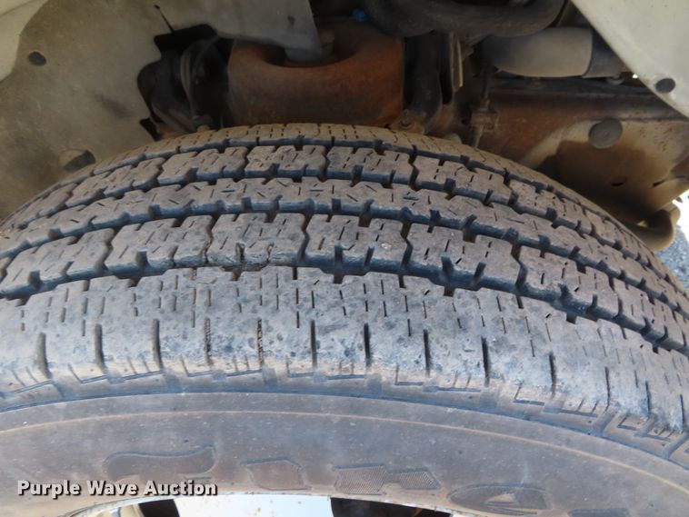 image for item DD6334 2007 Chevrolet Express G3500 box truck