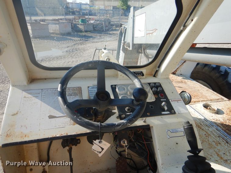 image for item DE3998 BPI SS842 Square Shooter telehandler