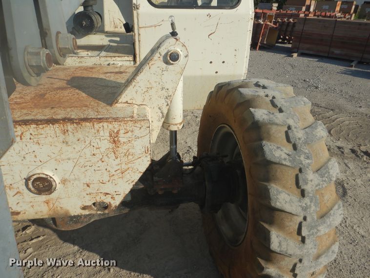 image for item DE3998 BPI SS842 Square Shooter telehandler