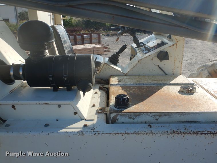 image for item DE3998 BPI SS842 Square Shooter telehandler