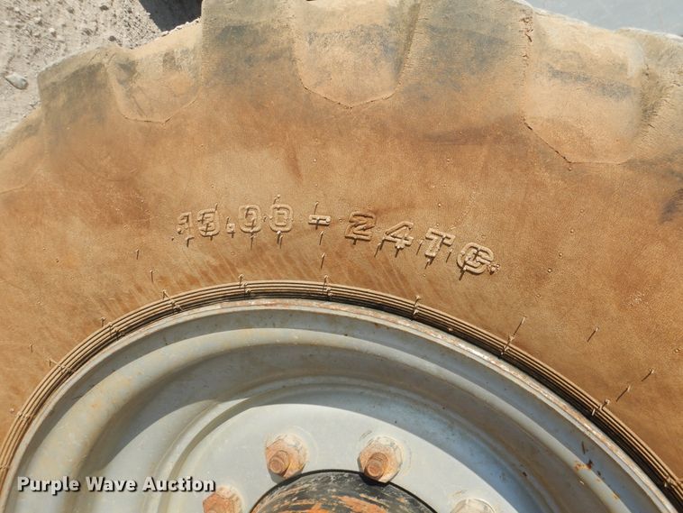 image for item DE3998 BPI SS842 Square Shooter telehandler