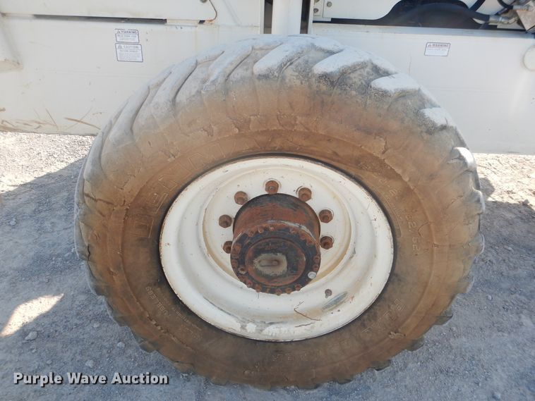 image for item DE3998 BPI SS842 Square Shooter telehandler