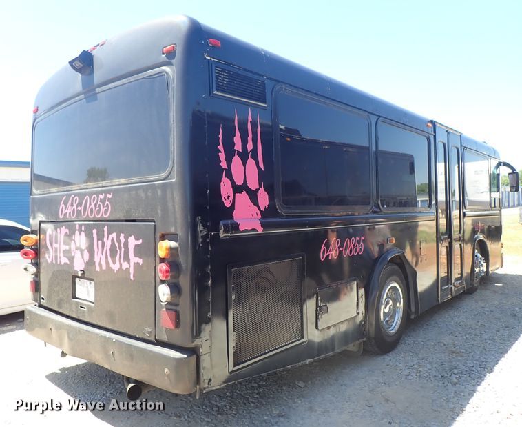 image for item DE5453 1999 Blue Bird coach bus