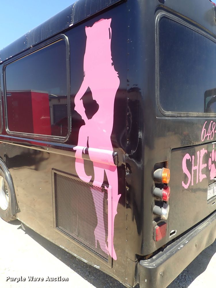 image for item DE5453 1999 Blue Bird coach bus