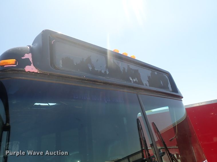 image for item DE5453 1999 Blue Bird coach bus