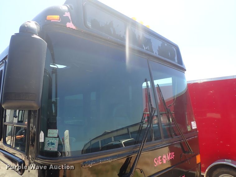 image for item DE5453 1999 Blue Bird coach bus