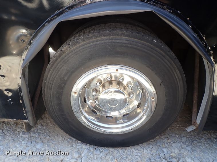 image for item DE5453 1999 Blue Bird coach bus