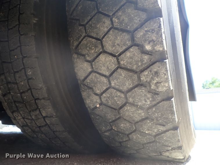 image for item DE5453 1999 Blue Bird coach bus