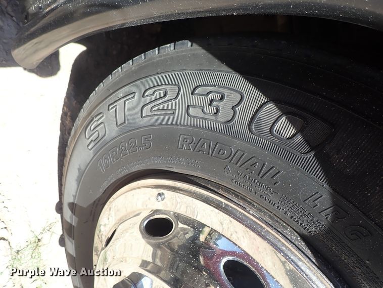 image for item DE5453 1999 Blue Bird coach bus