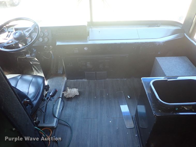 image for item DE5453 1999 Blue Bird coach bus