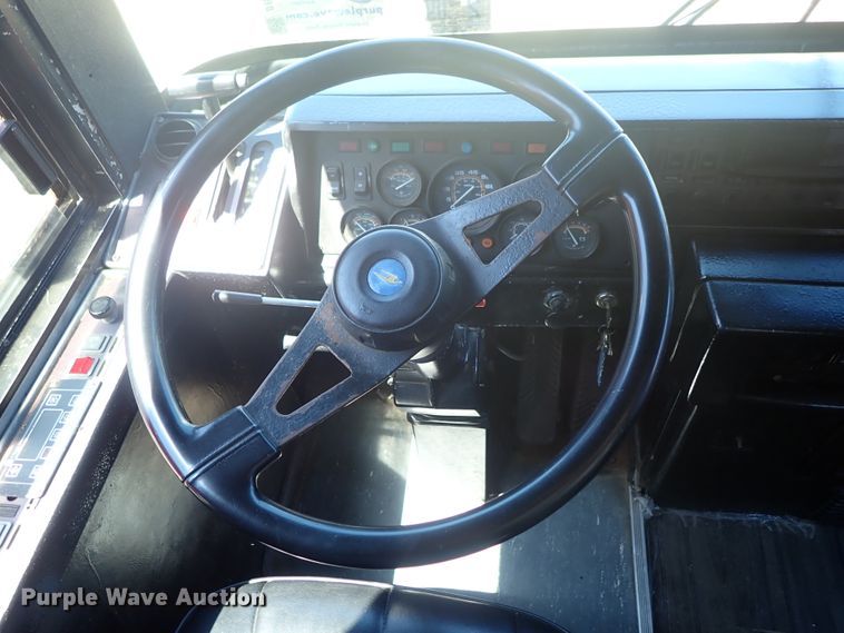 image for item DE5453 1999 Blue Bird coach bus