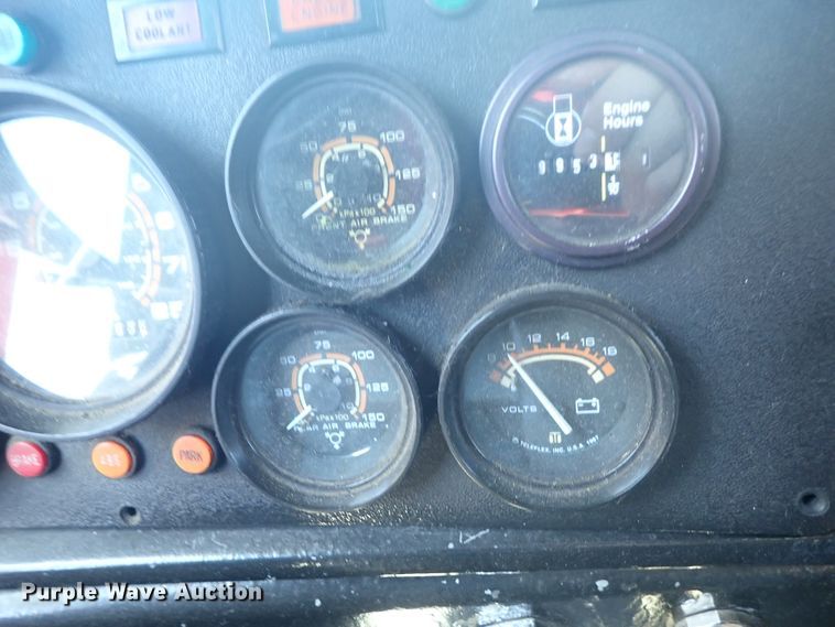 image for item DE5453 1999 Blue Bird coach bus