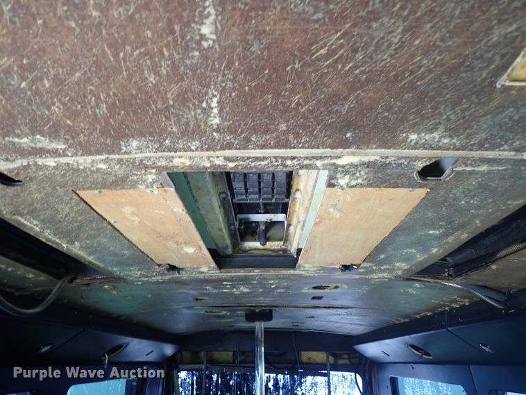 image for item DE5453 1999 Blue Bird coach bus