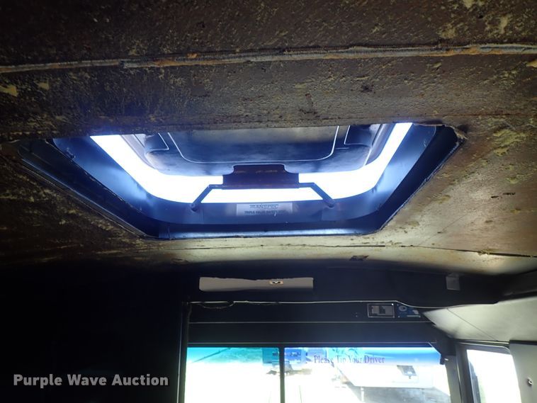 image for item DE5453 1999 Blue Bird coach bus