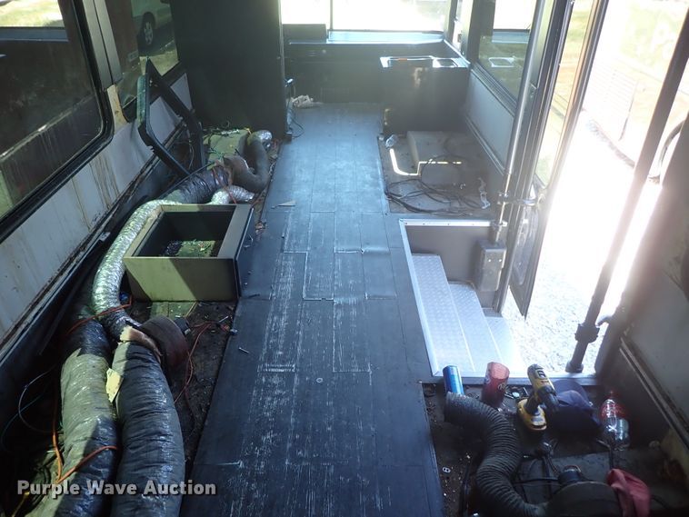 image for item DE5453 1999 Blue Bird coach bus