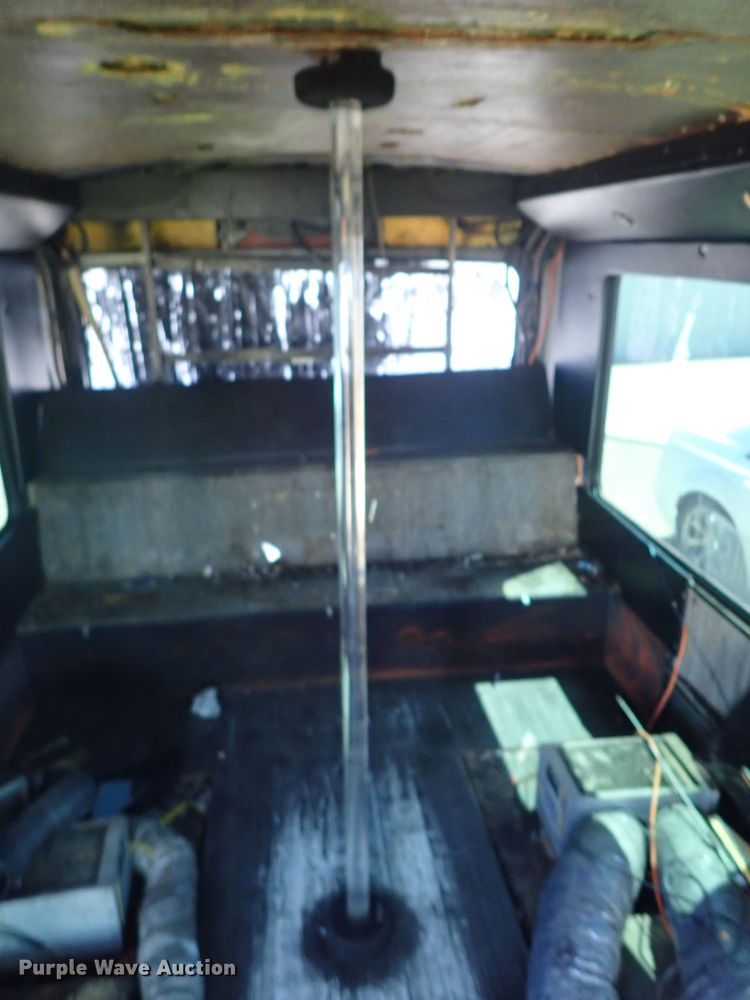 image for item DE5453 1999 Blue Bird coach bus