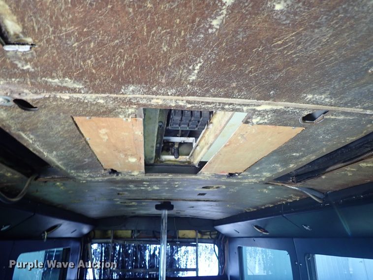 image for item DE5453 1999 Blue Bird coach bus