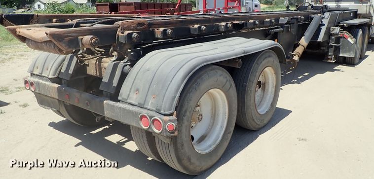 image for item DE5464 1989 Galbreath FRA318 roll-off container trailer