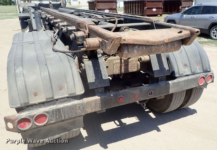 image for item DE5464 1989 Galbreath FRA318 roll-off container trailer